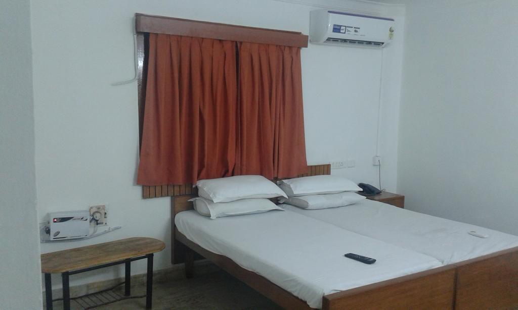 Royal Club Hotell Chennai Eksteriør bilde