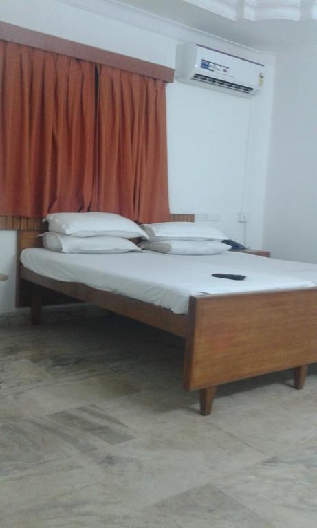 Royal Club Hotell Chennai Eksteriør bilde