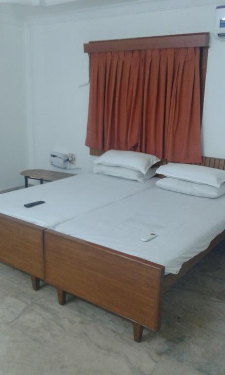 Royal Club Hotell Chennai Eksteriør bilde