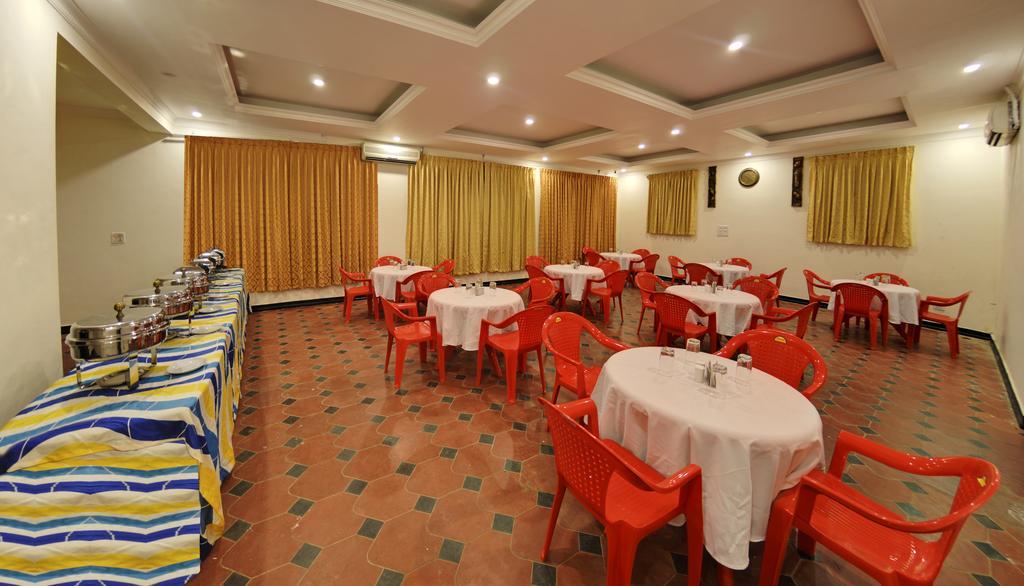 Royal Club Hotell Chennai Eksteriør bilde