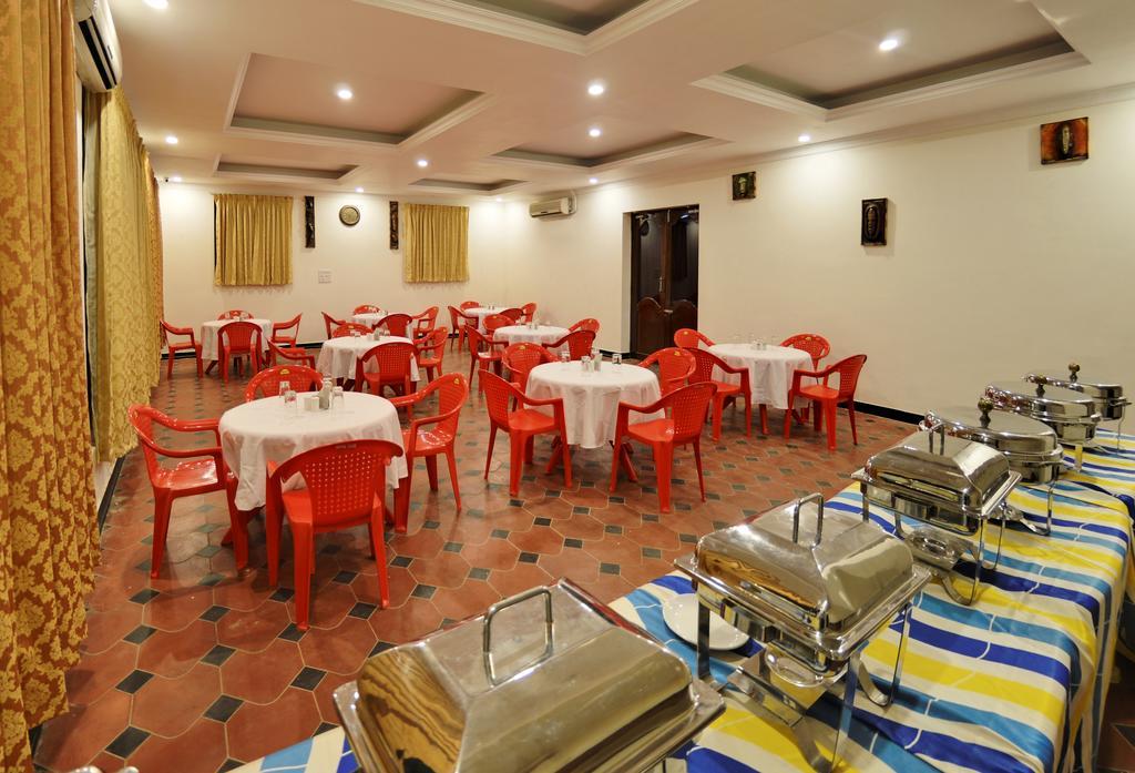 Royal Club Hotell Chennai Eksteriør bilde